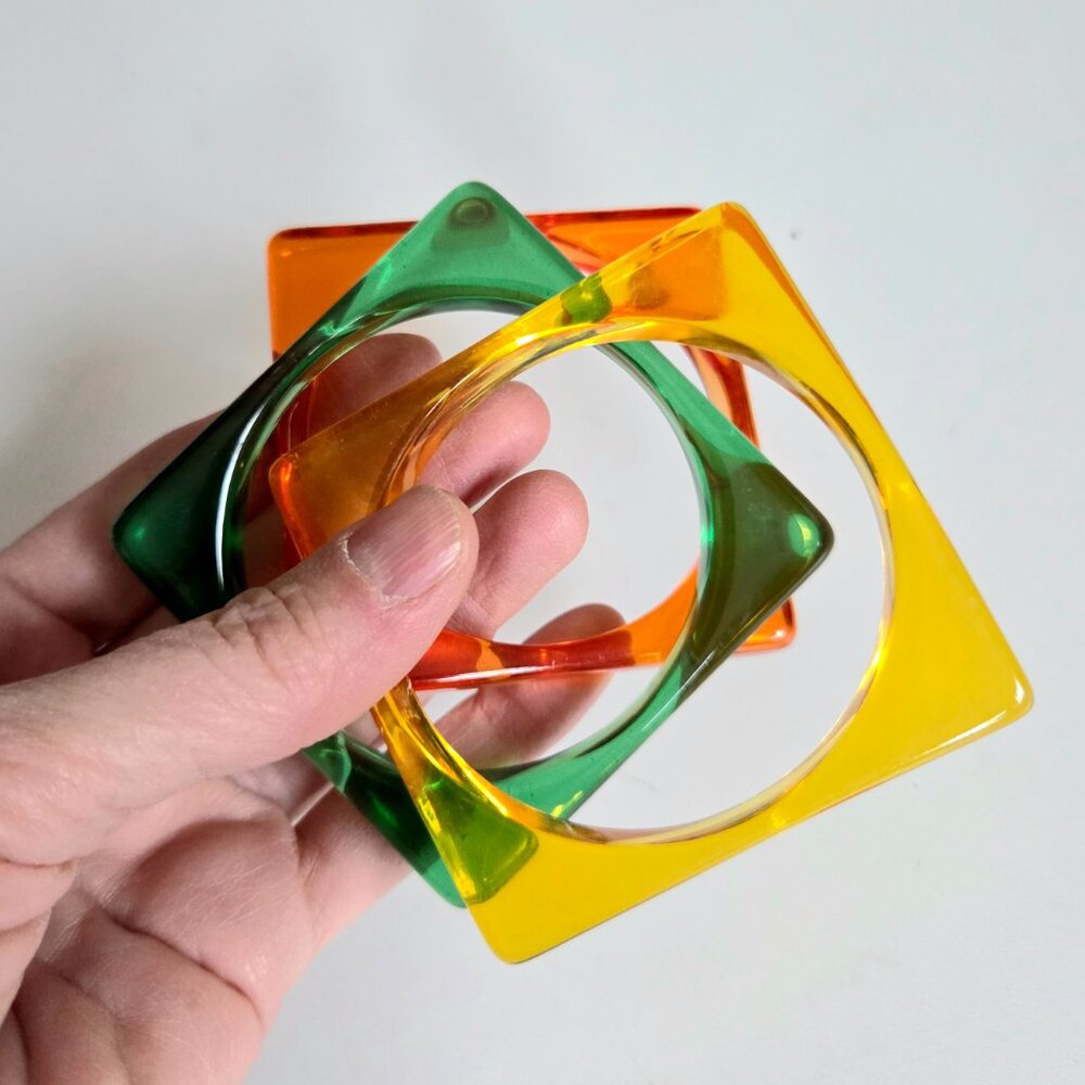 Set of 3 Lucite orange yellow green square bangles. - Picture 7 of 9